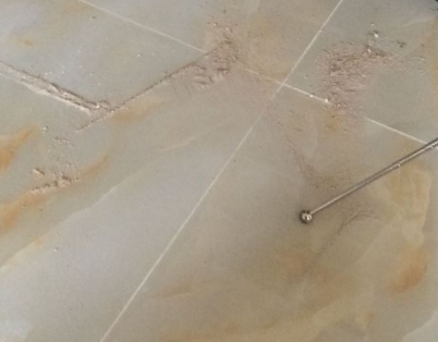 和静瓷砖空鼓维修公司分享粘合剂选择不当在瓷砖铺贴过程中可能导致以下问题